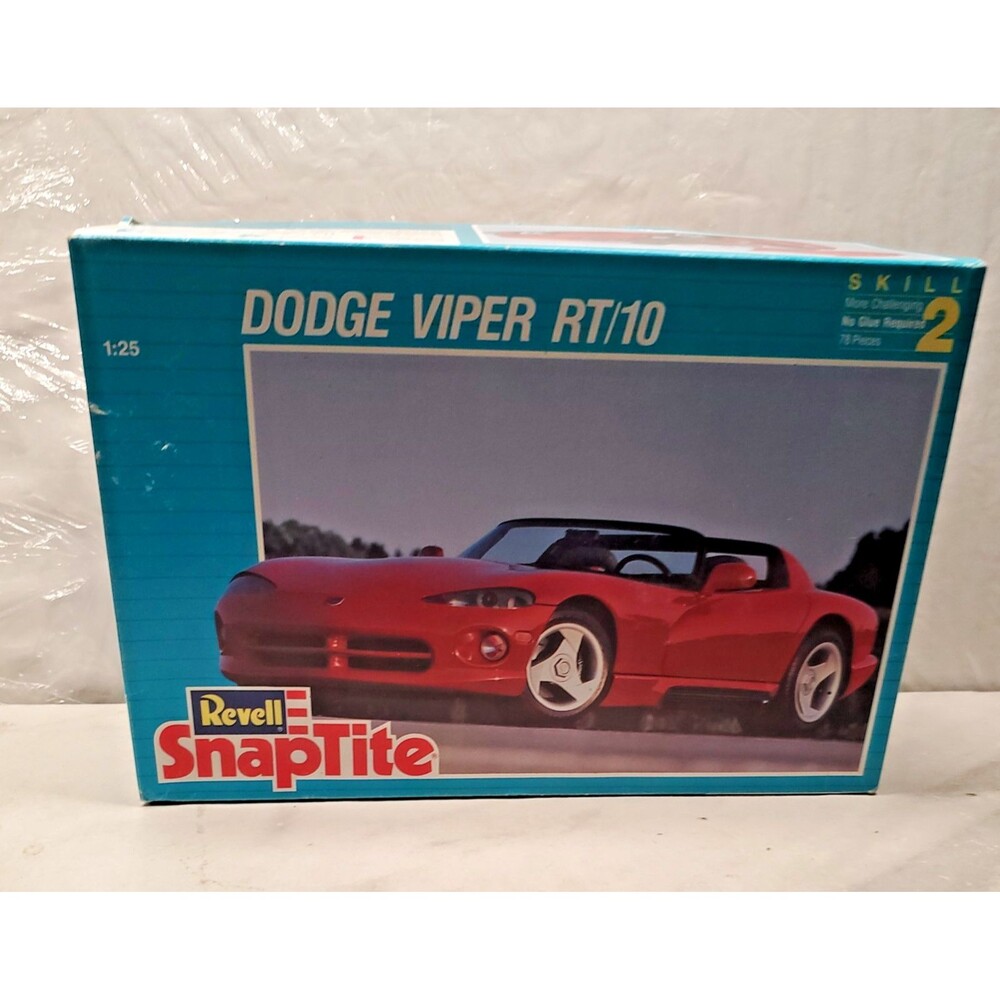 1992 Revell Dodge Viper RT/10 1/25 SnapTite Model Kit 6260 Appears Complete